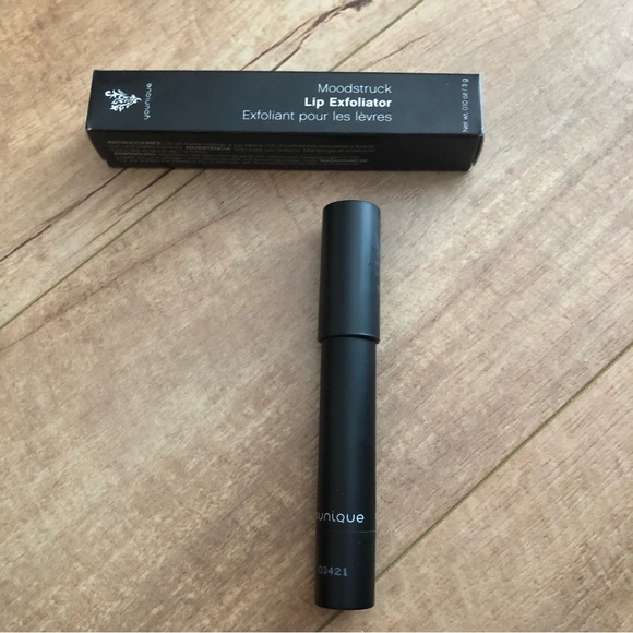 Younique Moodstruck Lip Exfoliator 3g - Picture 3 of 5